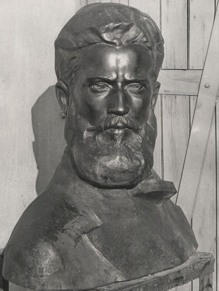 М. Недопака. «Христо Ботєв».1970. Бронза